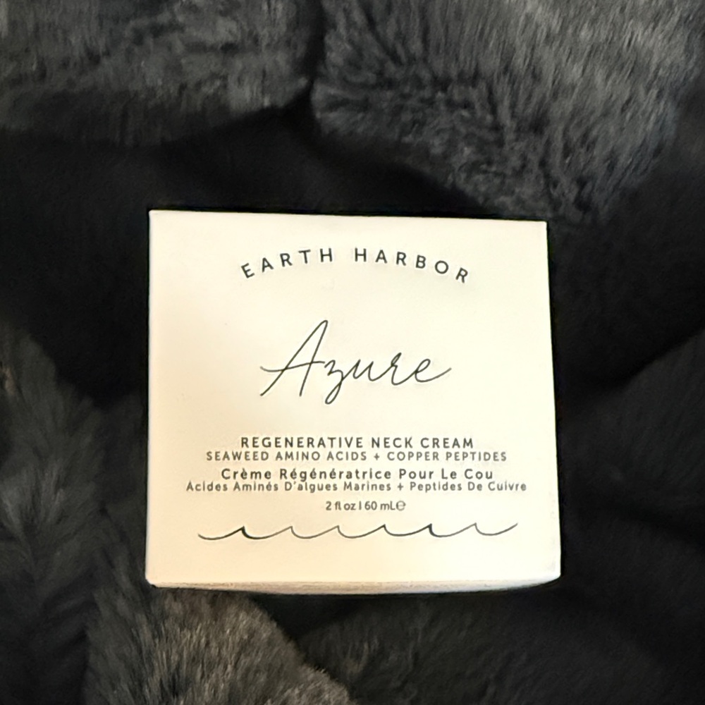 Earth Harbor Azure Regenerative Neck Cream - White